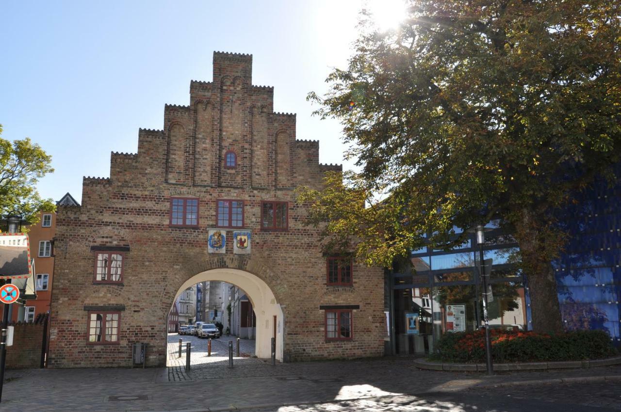 Ferienwohnung "Am Nordertor" فلنسبورغ المظهر الخارجي الصورة